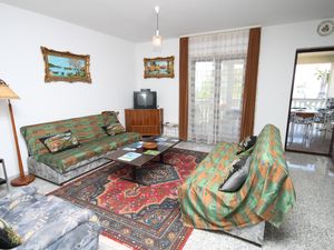 18323444-Ferienwohnung-8-Povljana-300x225-1