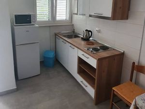 19128121-Ferienwohnung-4-Povljana-300x225-4