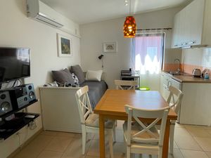 23665118-Ferienwohnung-3-Povljana-300x225-1