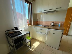 23665118-Ferienwohnung-3-Povljana-300x225-4