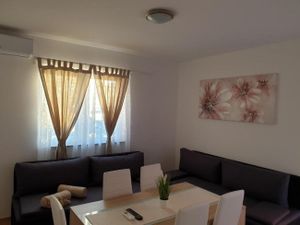 23988290-Ferienwohnung-5-Povljana-300x225-1