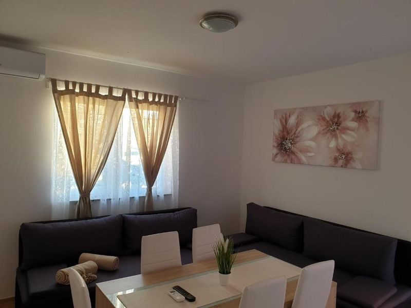 23988290-Ferienwohnung-5-Povljana-800x600-1