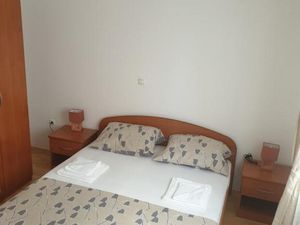 23988290-Ferienwohnung-5-Povljana-300x225-4