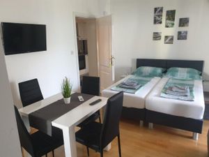 23988293-Ferienwohnung-4-Povljana-300x225-3