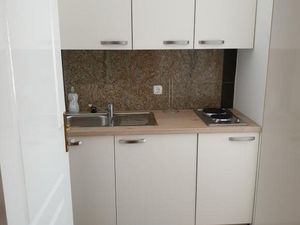 23988298-Ferienwohnung-3-Povljana-300x225-2