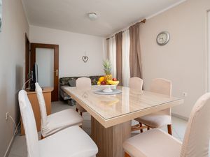 23929101-Ferienwohnung-6-Povljana-300x225-3