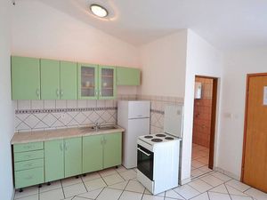 23931410-Ferienwohnung-4-Povljana-300x225-2