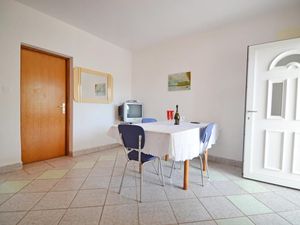 23931411-Ferienwohnung-4-Povljana-300x225-1