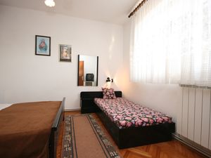 23925819-Ferienwohnung-3-Povljana-300x225-3