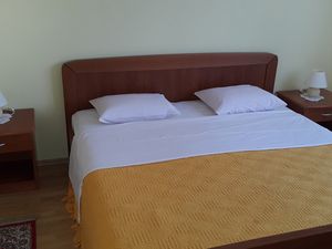 23929099-Ferienwohnung-4-Povljana-300x225-5