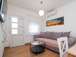 23931250-Ferienwohnung-6-Povljana-300x225-1