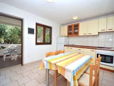 Ferienwohnung für 4 Personen (50 m²) in Povljana 9/10