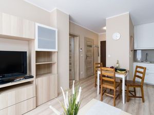 23496821-Ferienwohnung-4-Poznań-300x225-5