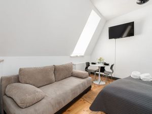 23681200-Ferienwohnung-4-Poznań-300x225-5