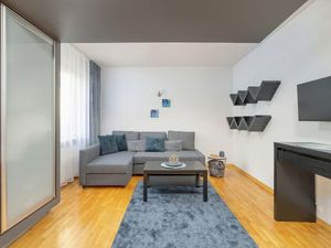 23891444-Ferienwohnung-4-Poznań-300x225-5