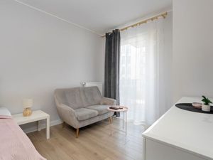 23914400-Ferienwohnung-2-Poznań-300x225-1