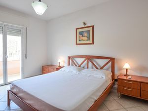 23761874-Ferienwohnung-8-Pozzallo-300x225-4