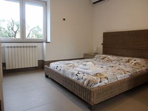 22454847-Ferienwohnung-6-Pozzuoli-300x225-5