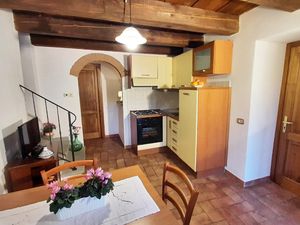 388928-Ferienwohnung-3-Pratovecchio-300x225-2