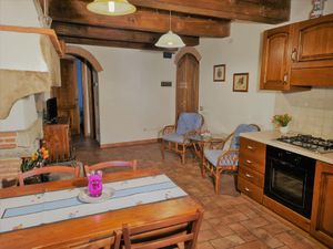 392367-Ferienwohnung-5-Pratovecchio-300x225-2