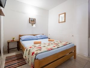 18323507-Ferienwohnung-4-Preko-300x225-5