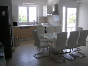 23930173-Ferienwohnung-8-Preko-300x225-0