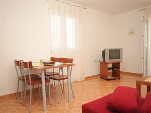 23930271-Ferienwohnung-4-Preko-300x225-4