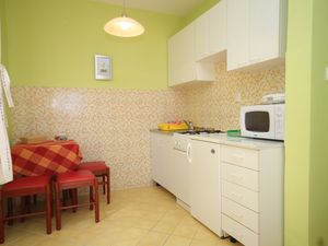 19128701-Ferienwohnung-3-Preko-300x225-2