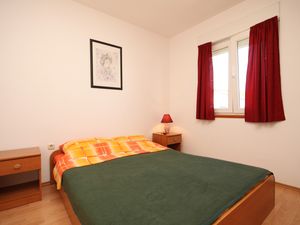 23930228-Ferienwohnung-2-Preko-300x225-5