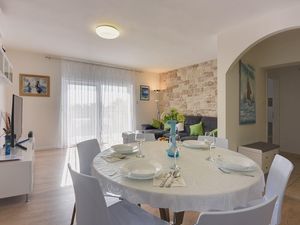 18920977-Ferienwohnung-6-Premantura-300x225-2