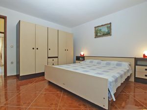 19935331-Ferienwohnung-3-Premantura-300x225-5