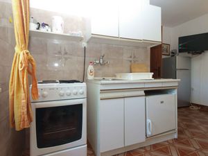 23897556-Ferienwohnung-5-Premantura-300x225-4