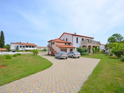 Ferienwohnung für 5 Personen (52 m²) in Premantura 1/10