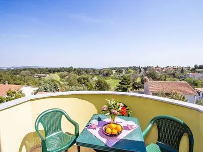 Ferienwohnung für 4 Personen (60 m²) in Premantura 1/10