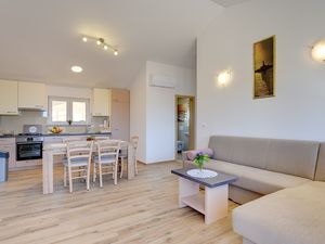 23381640-Ferienwohnung-5-Premantura-300x225-5