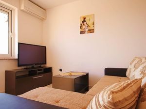 23658541-Ferienwohnung-6-Premantura-300x225-5