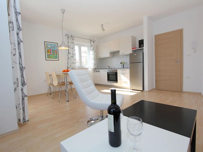 23697044-Ferienwohnung-4-Premantura-800x600-2