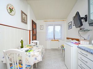 23941400-Ferienwohnung-3-Premantura-300x225-5