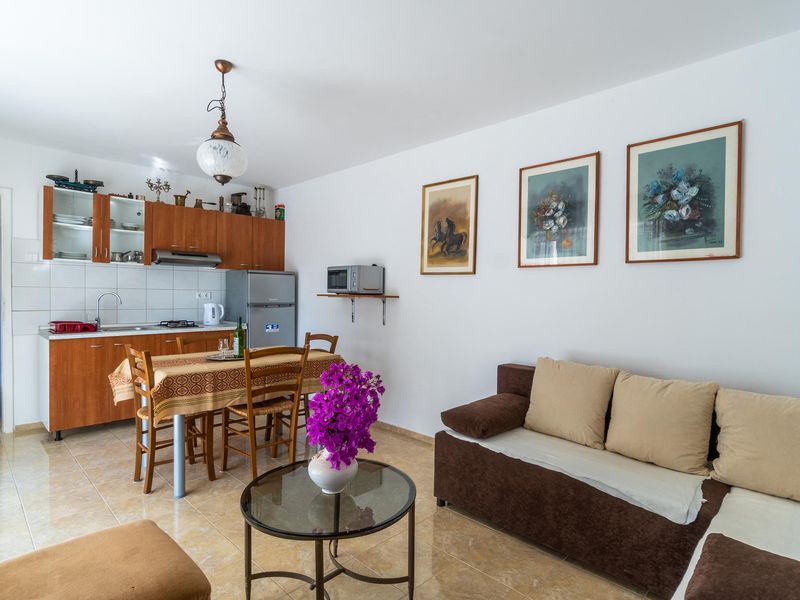 23743937-Ferienwohnung-3-Premantura-800x600-2