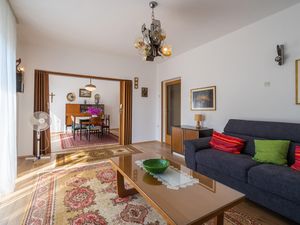 23743938-Ferienwohnung-6-Premantura-300x225-2