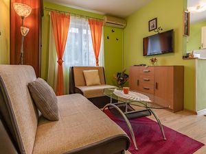 23748425-Ferienwohnung-4-Premantura-300x225-2