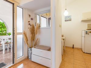 23756108-Ferienwohnung-4-Premantura-300x225-5