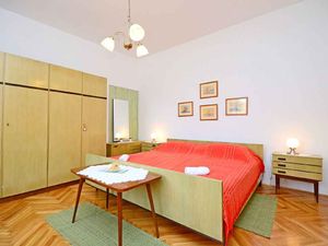 23911868-Ferienwohnung-5-Premantura-300x225-5