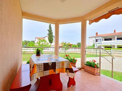 Ferienwohnung für 5 Personen (48 m²) in Premantura 1/10