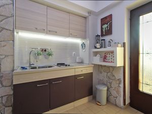 23580211-Ferienwohnung-2-Premantura-300x225-5