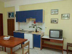 23926651-Ferienwohnung-4-Premantura-300x225-4