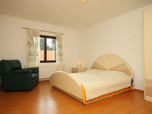 23929803-Ferienwohnung-5-Premantura-300x225-3