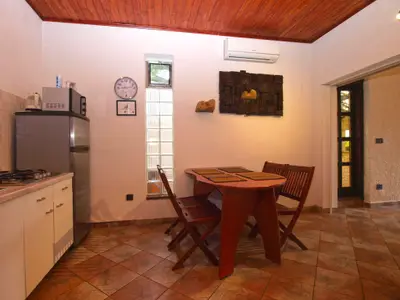 Ferienwohnung für 4 Personen (48 m²) in Premantura 1/10