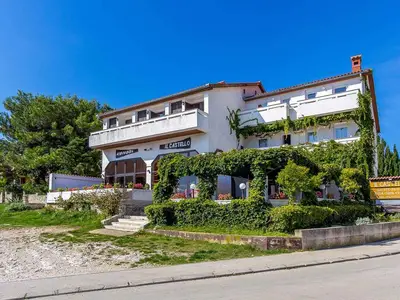 Ferienwohnung für 8 Personen (150 m²) in Premantura 1/10