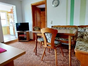 22428373-Ferienwohnung-5-Prerow-300x225-3